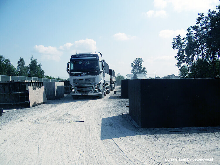 Transport szamb betonowych  w Wąsoszu